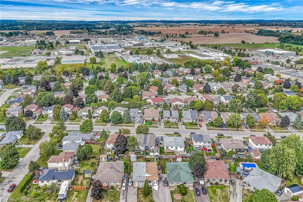 8 Maple Crescent