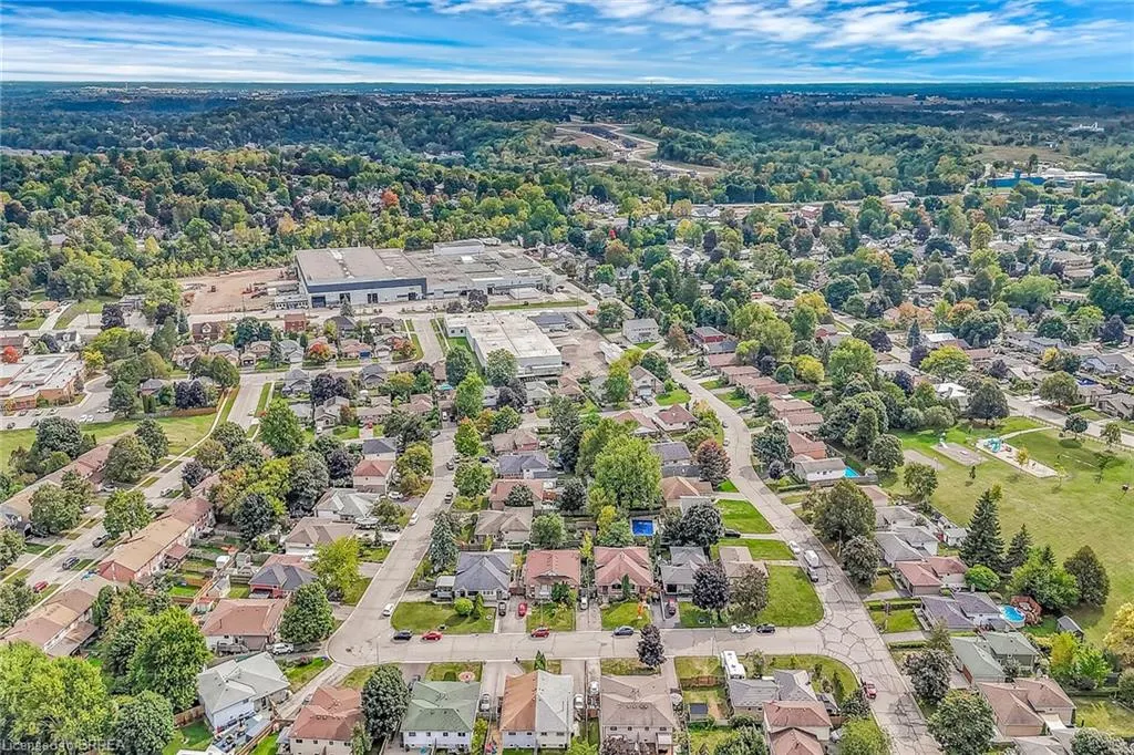 8 Maple Crescent