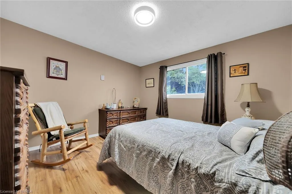 8 Maple Crescent