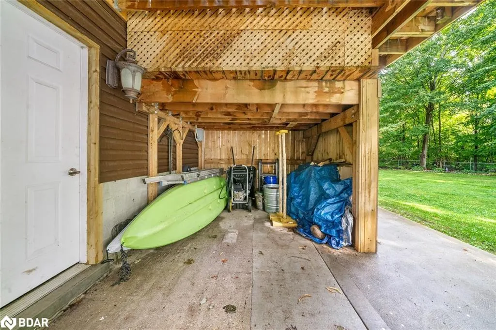 15 Mundy Avenue