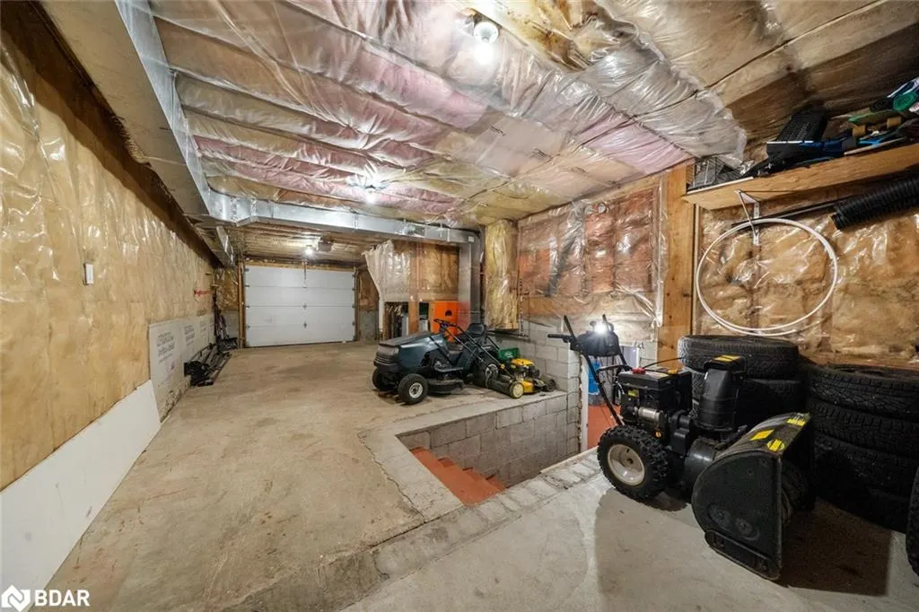 15 Mundy Avenue