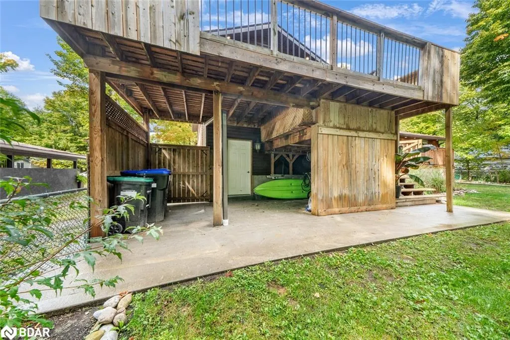 15 Mundy Avenue