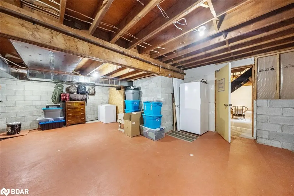 15 Mundy Avenue