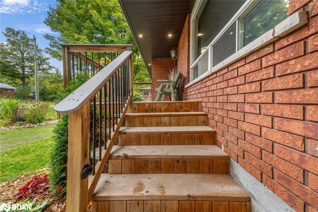 15 Mundy Avenue