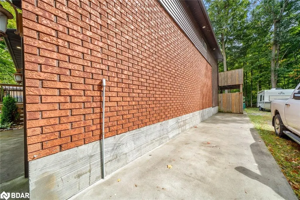 15 Mundy Avenue