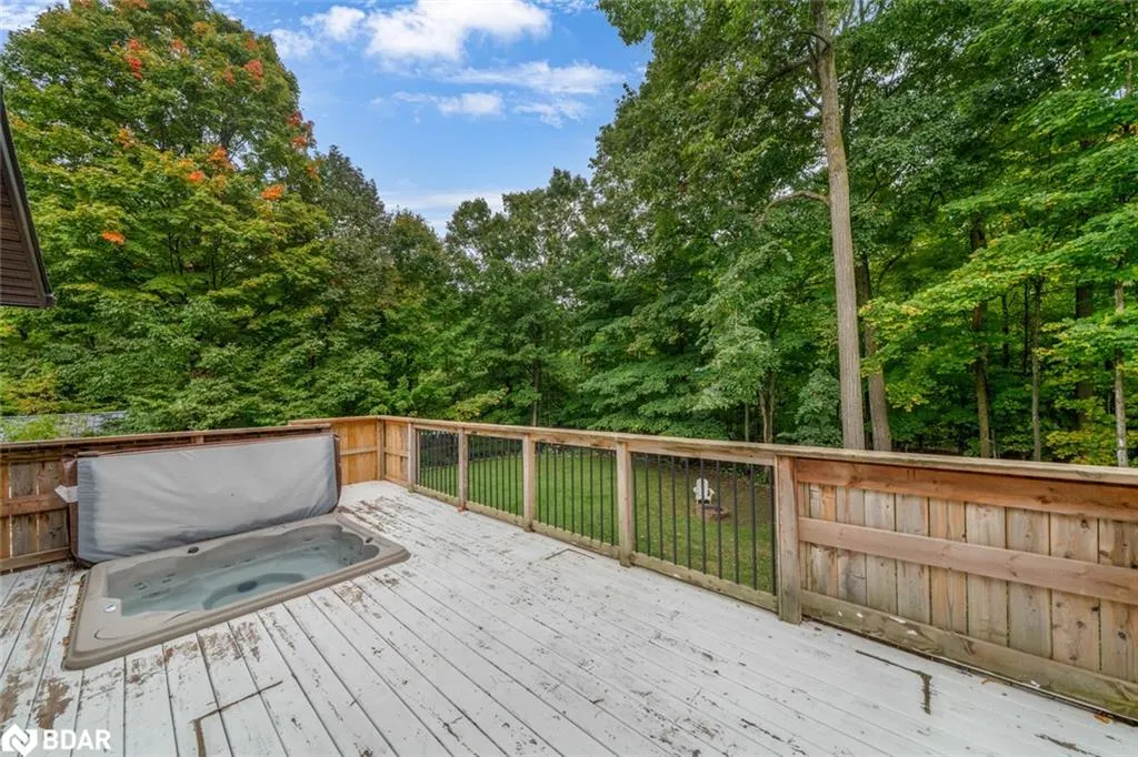15 Mundy Avenue