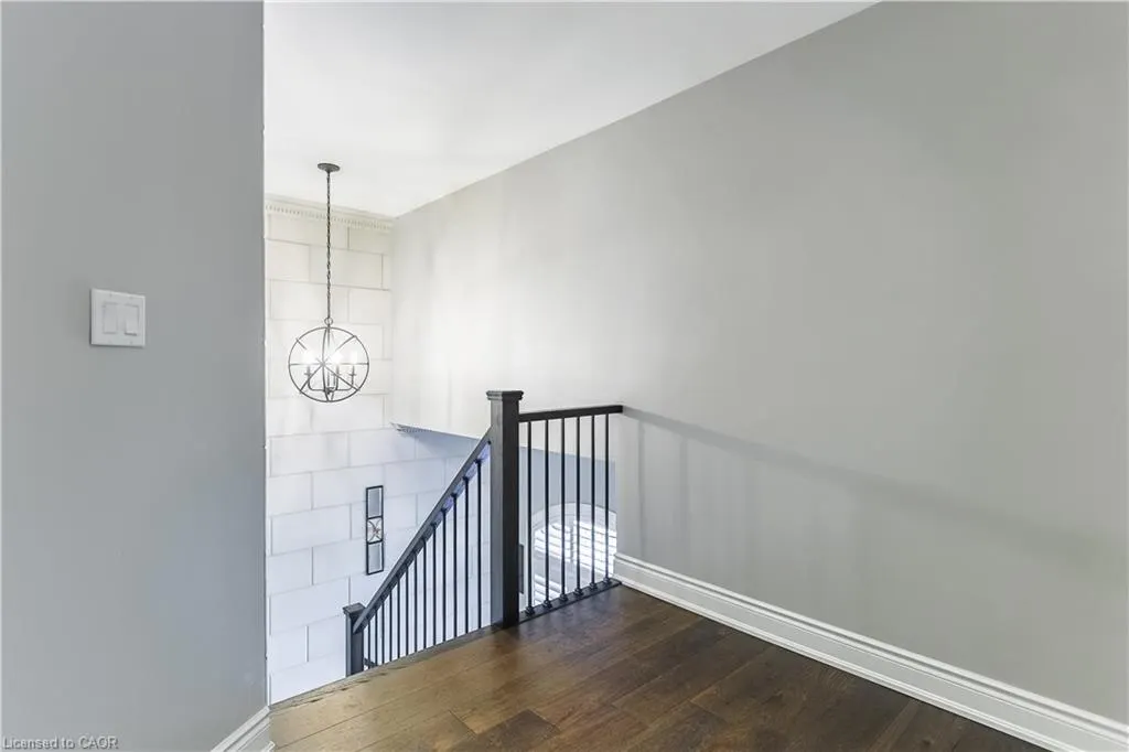 8 Cesar Place