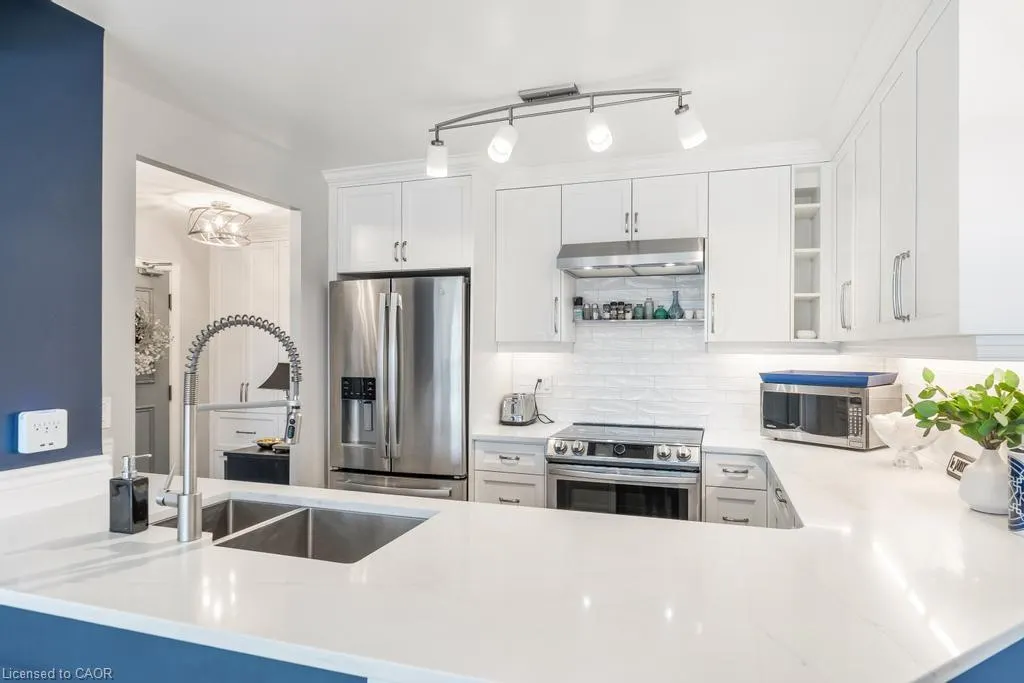 442 Maple Avenue, #1101