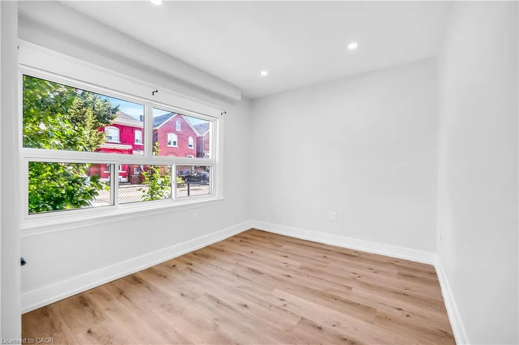 262 Robert Street
