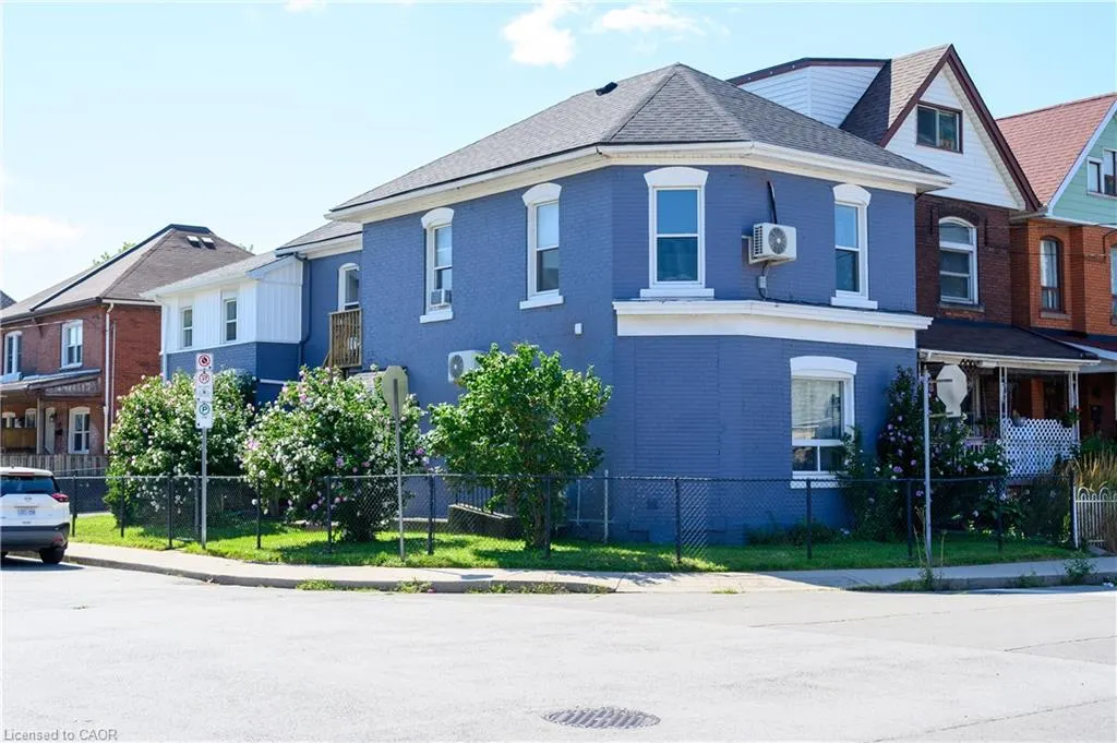 262 Robert Street