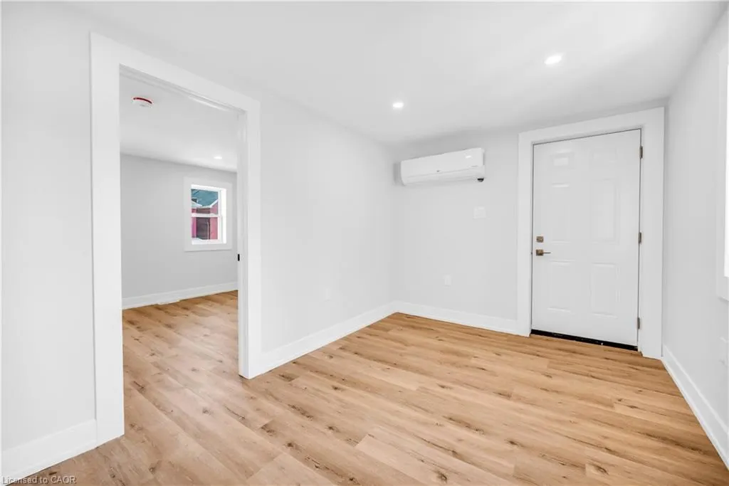 262 Robert Street