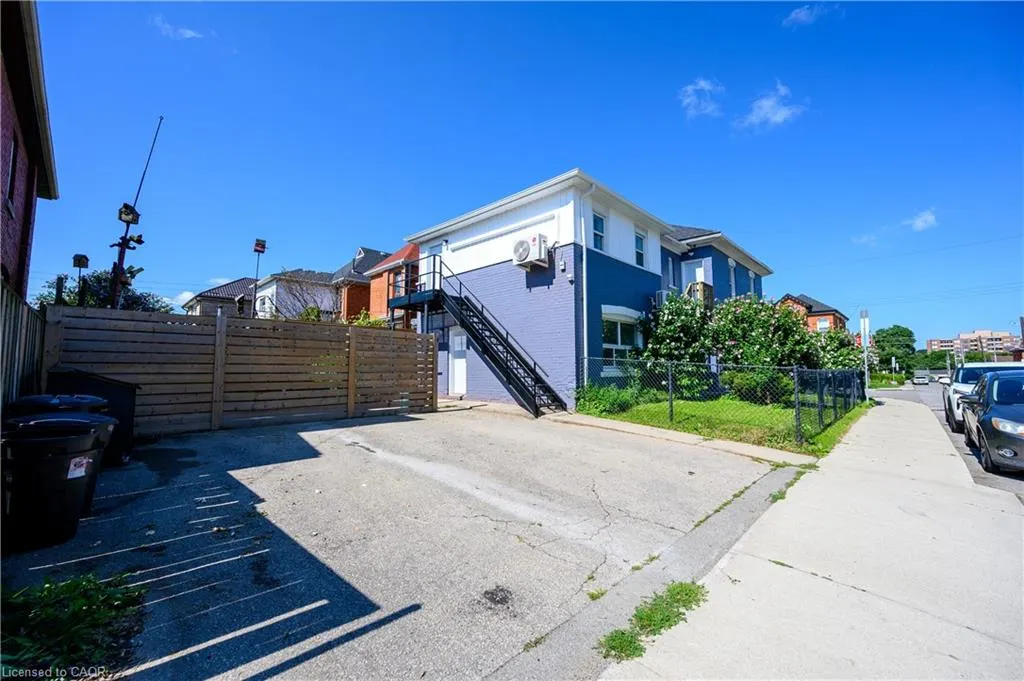 262 Robert Street