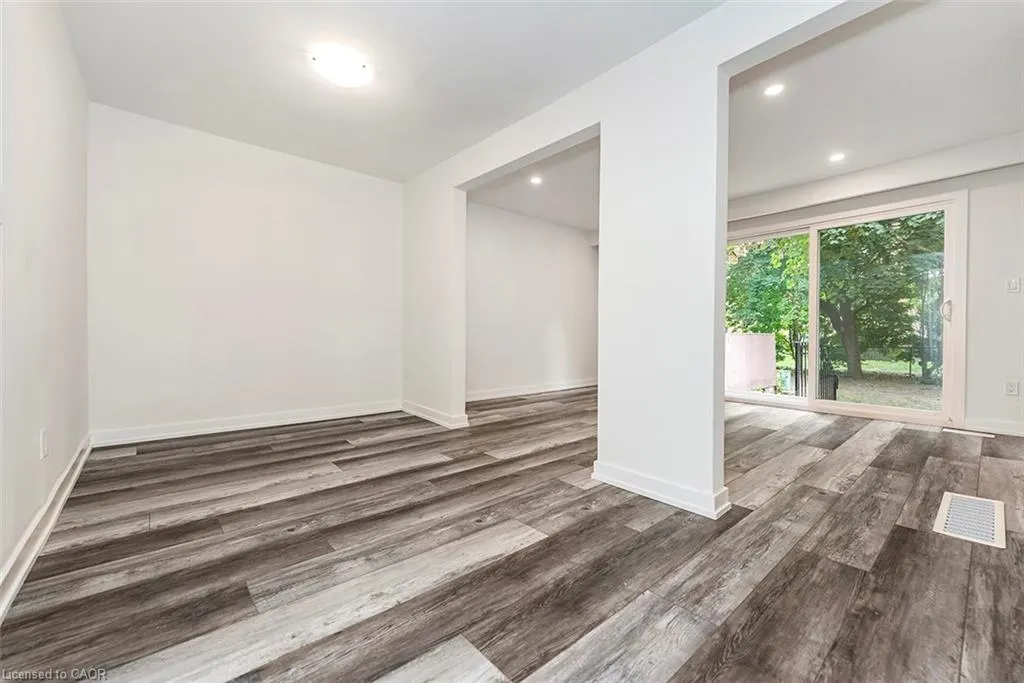 76 Woodman Drive N