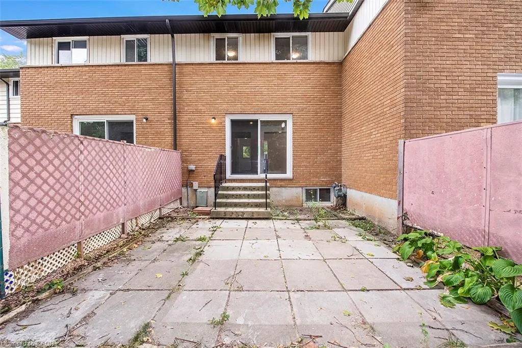 76 Woodman Drive N