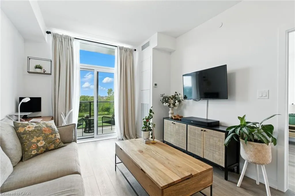 460 Dundas Street E, #313