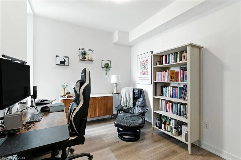 460 Dundas Street E, #313