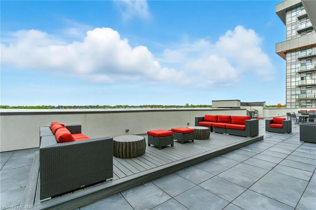 460 Dundas Street E, #313