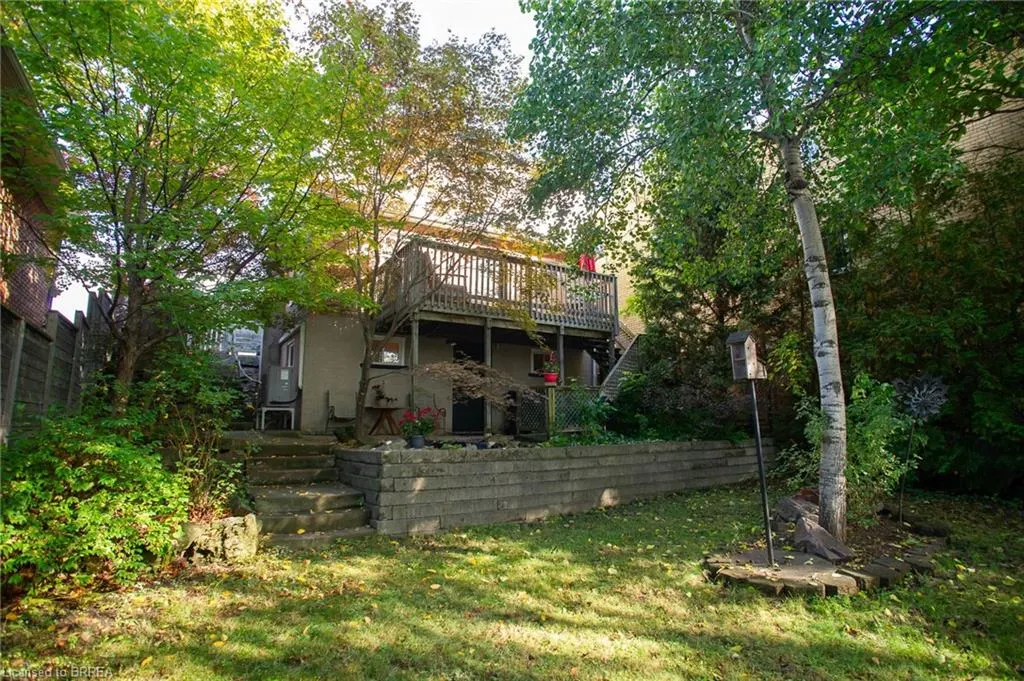 24 Avenue Road