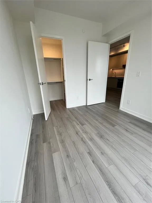 3079 Trafalgar Road, #1406