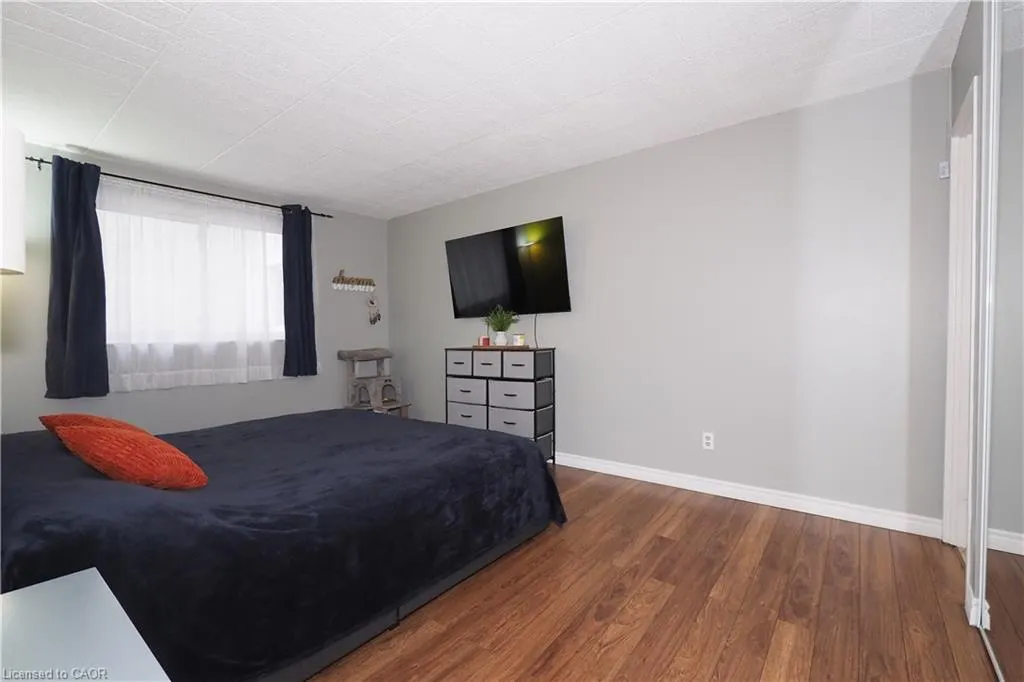 6 Walton Avenue, #206