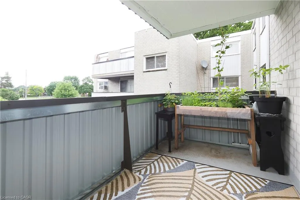 6 Walton Avenue, #206