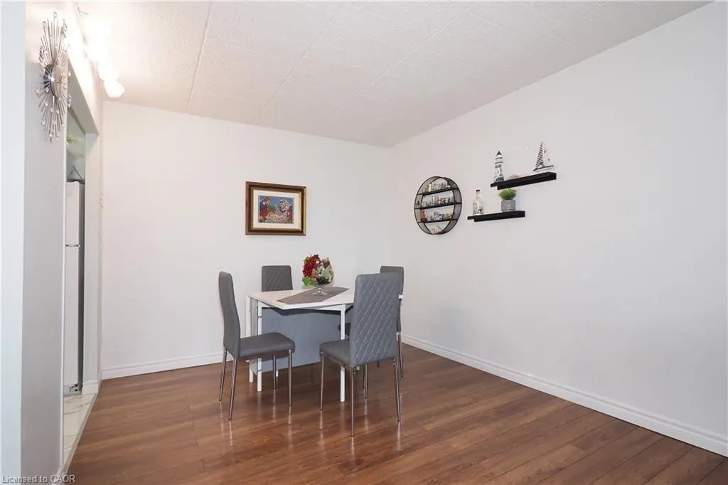 6 Walton Avenue, #206