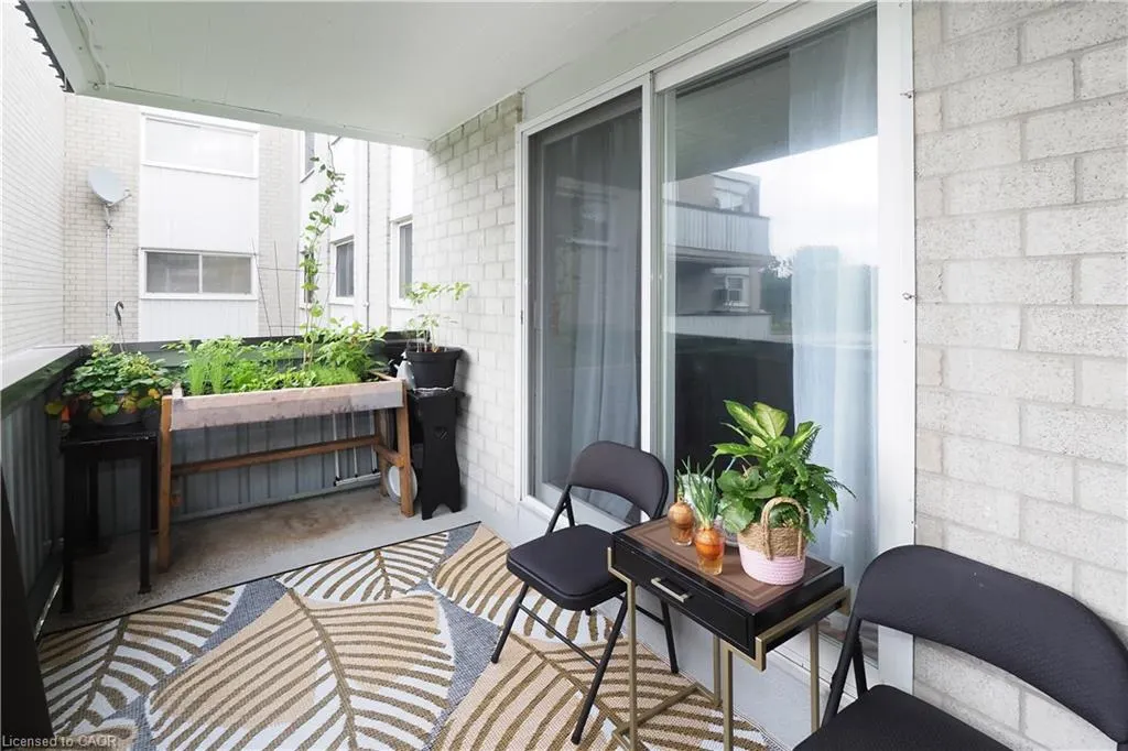 6 Walton Avenue, #206