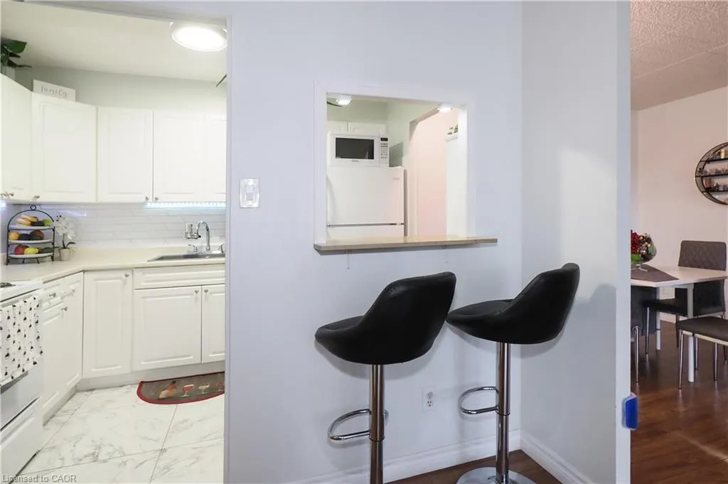 6 Walton Avenue, #206