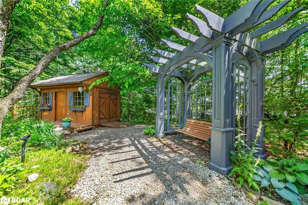 29 Robert Boulevard