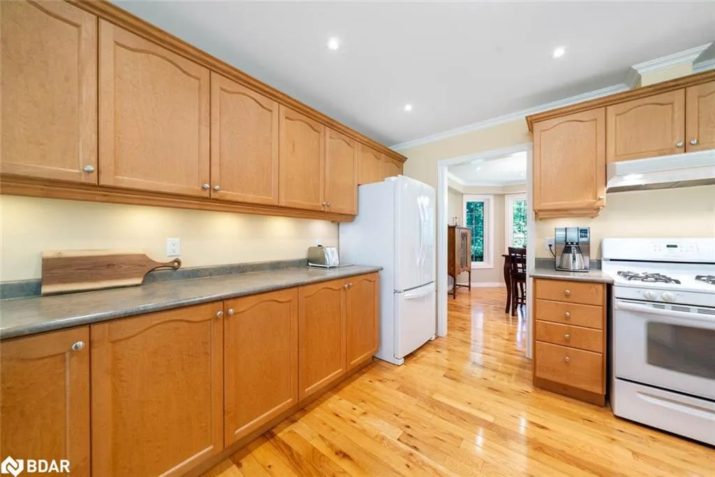 29 Robert Boulevard