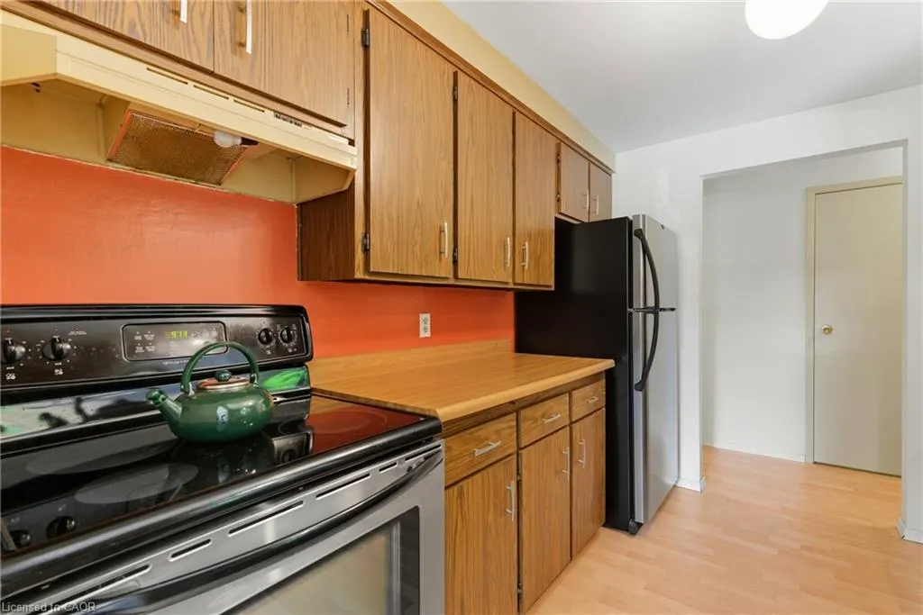 28 Underhill Crescent, #19