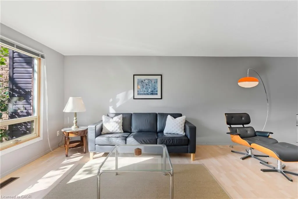 28 Underhill Crescent, #19
