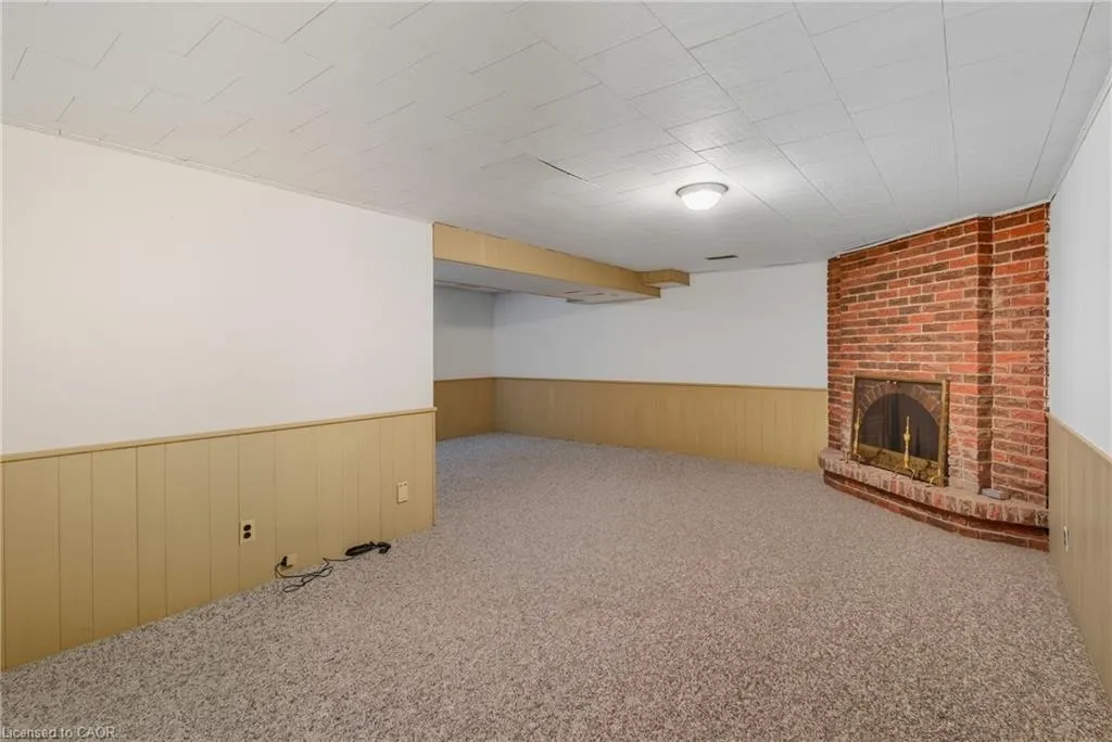 28 Underhill Crescent, #19