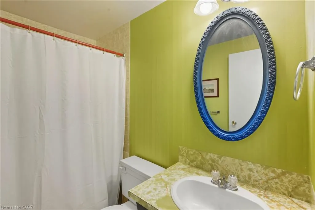 28 Underhill Crescent, #19