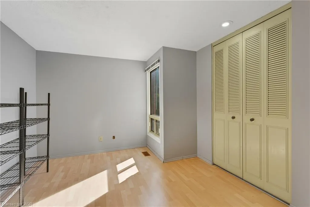 28 Underhill Crescent, #19