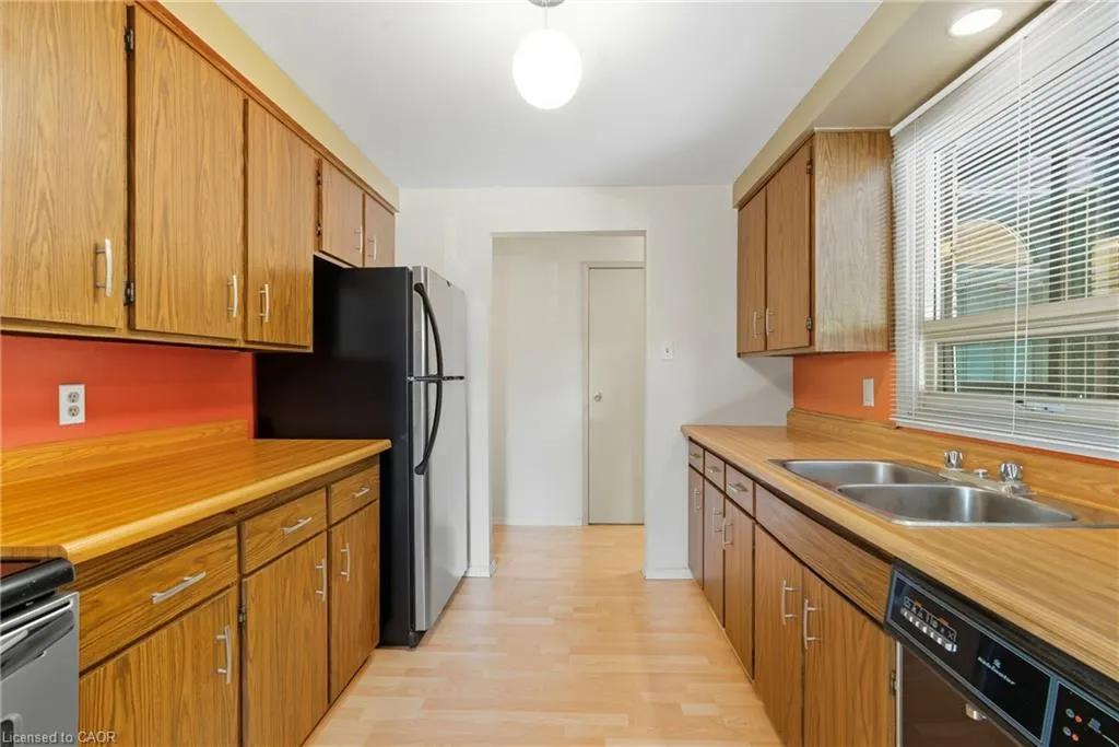 28 Underhill Crescent, #19