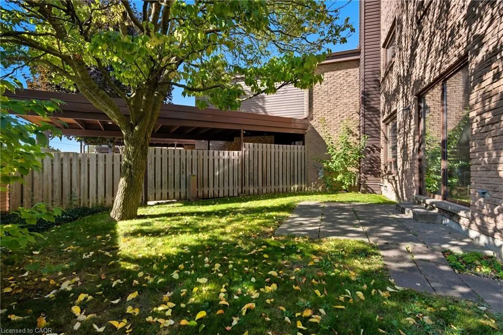 28 Underhill Crescent, #19