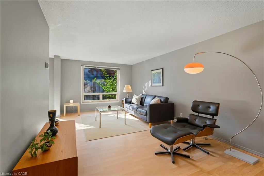 28 Underhill Crescent, #19