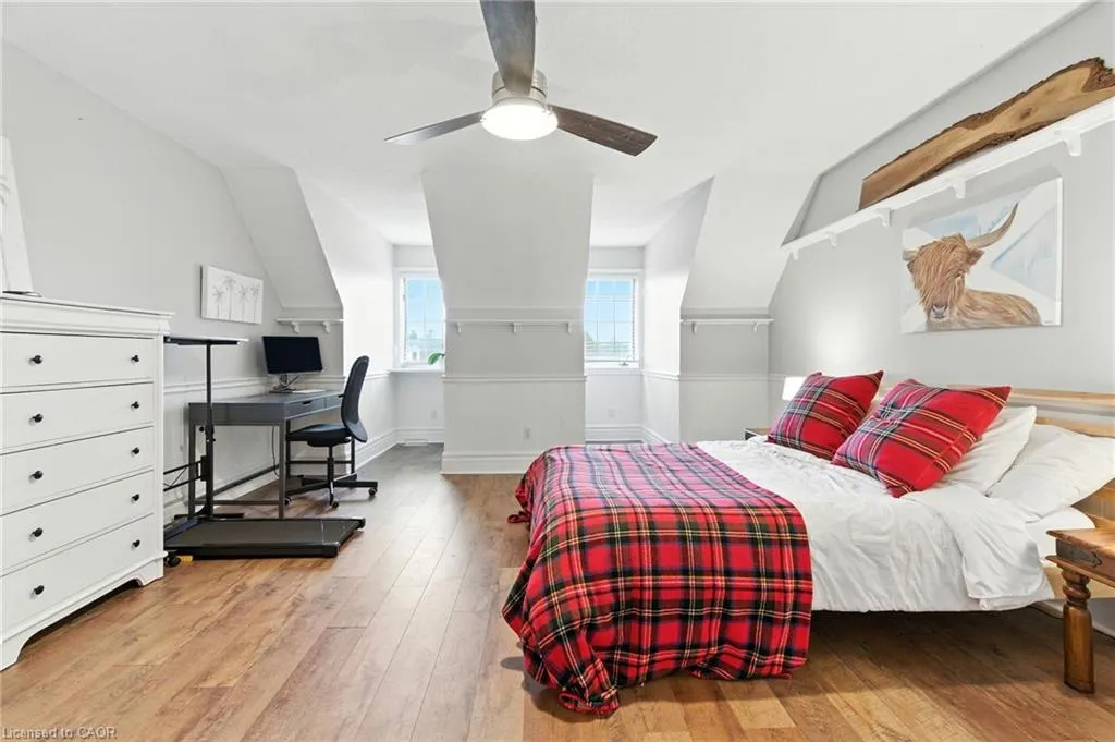 24 Meander Close