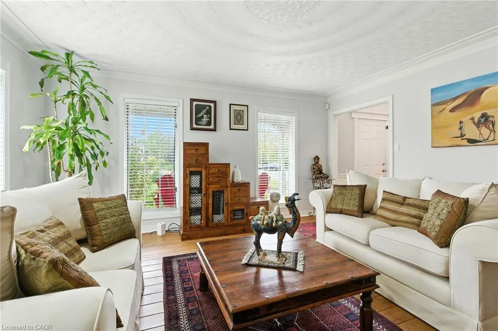 24 Meander Close