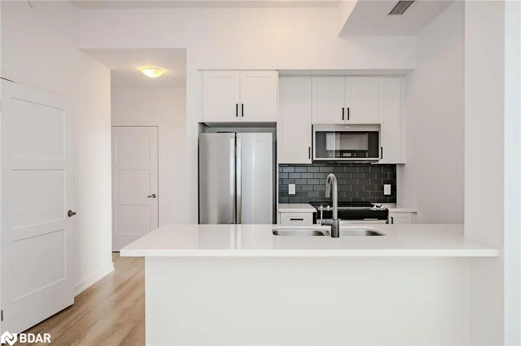 470 Dundas Street E
