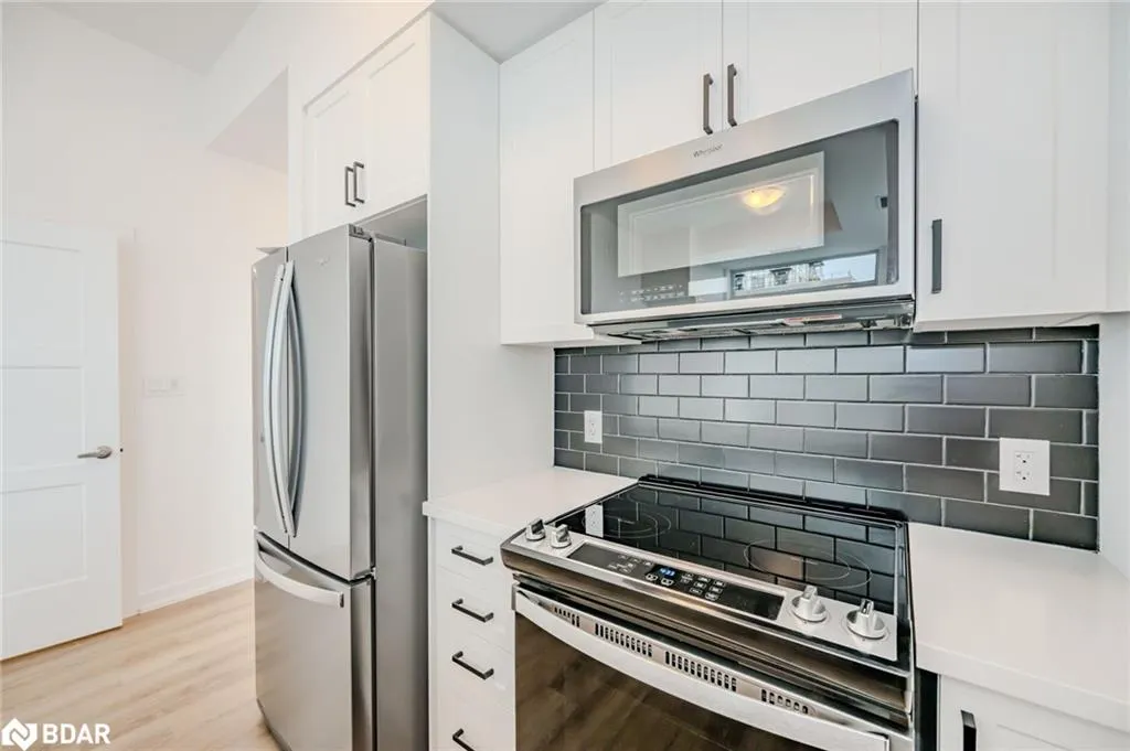 470 Dundas Street E