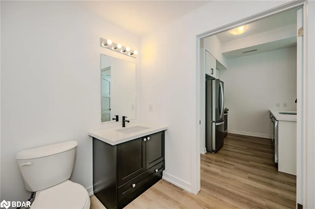 470 Dundas Street E