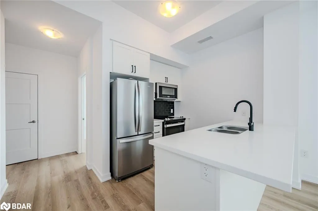470 Dundas Street E