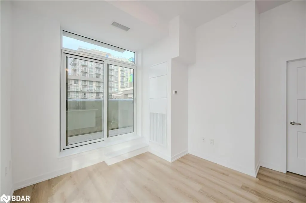 470 Dundas Street E