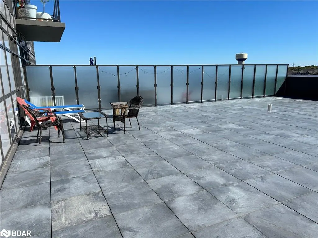 470 Dundas Street E