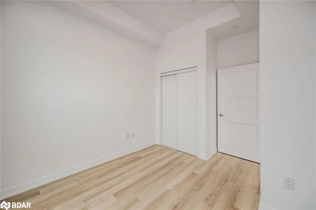 470 Dundas Street E