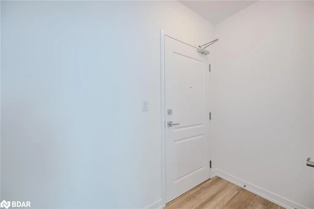 470 Dundas Street E