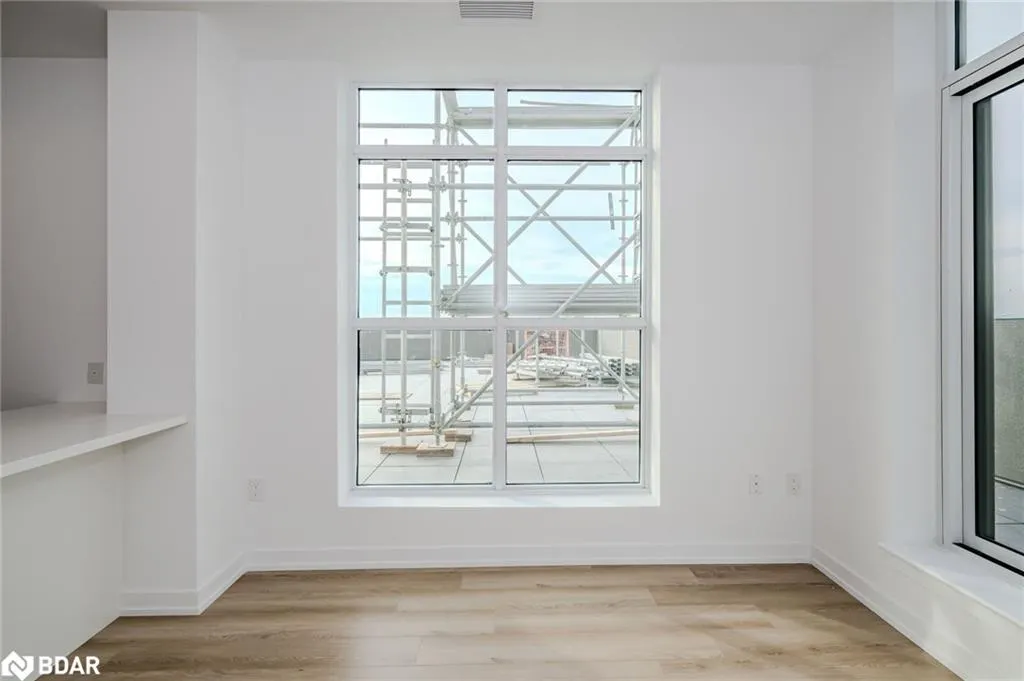 470 Dundas Street E