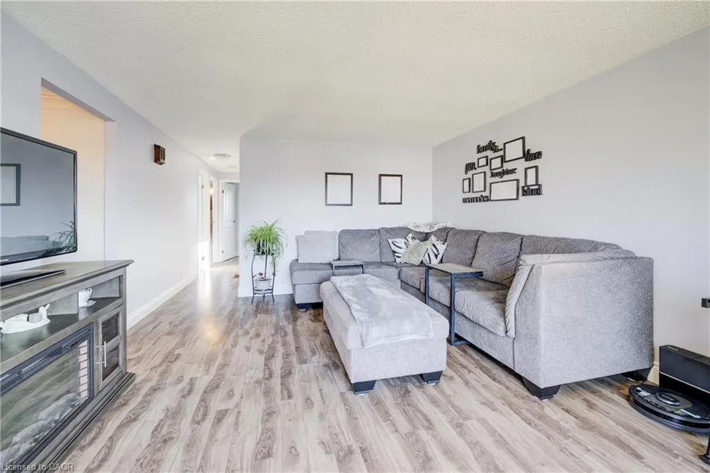 26 Cluthe Crescent